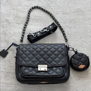 MZWallace Elegant Black leather Quilted Shoulder Bag